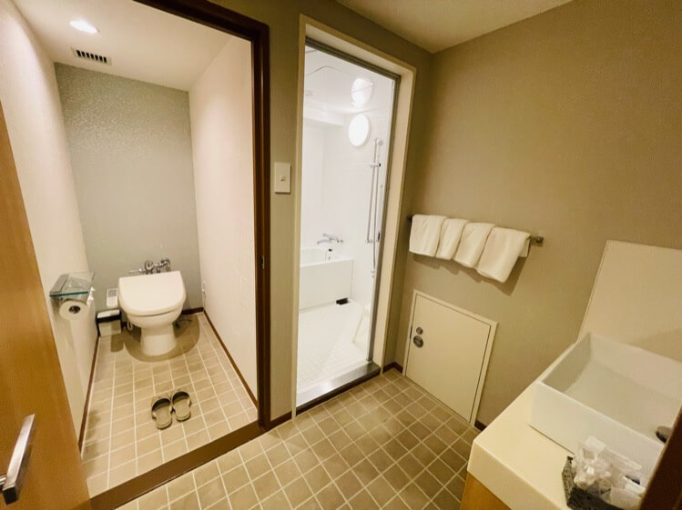 釧路センチュリーキャッスルホテルの和室のバストイレ